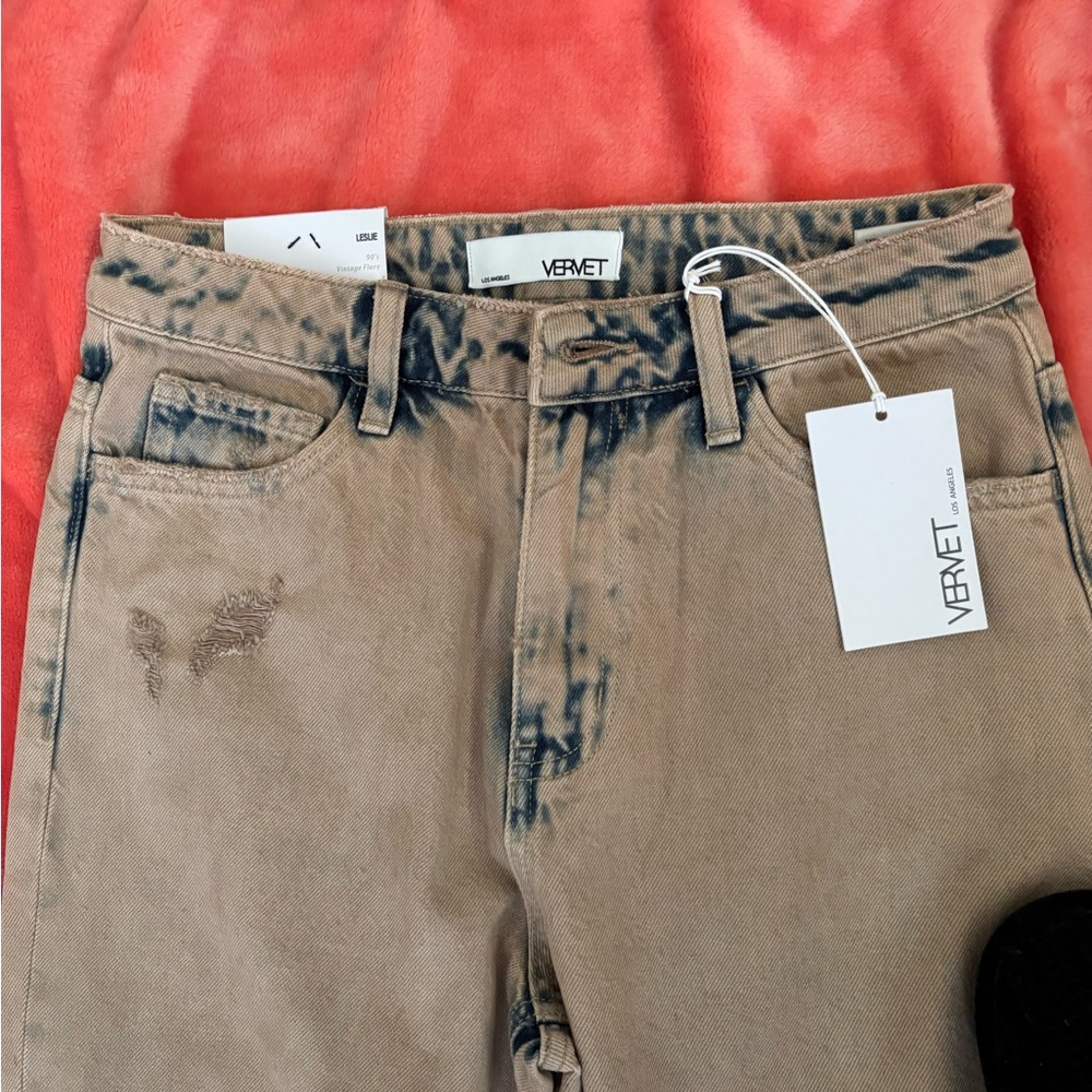 Women’s distressed jeans